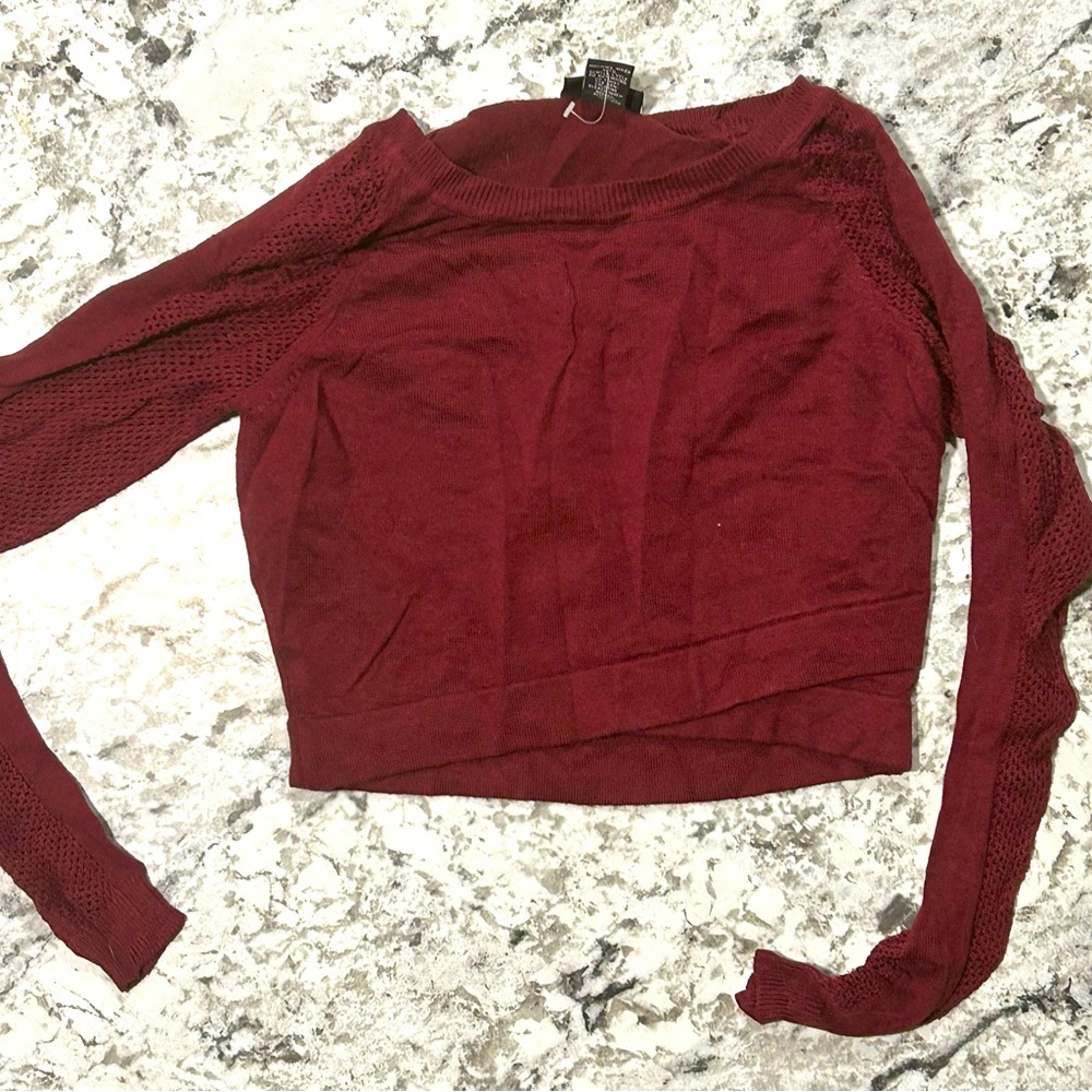 Maroon long sleeve crop top